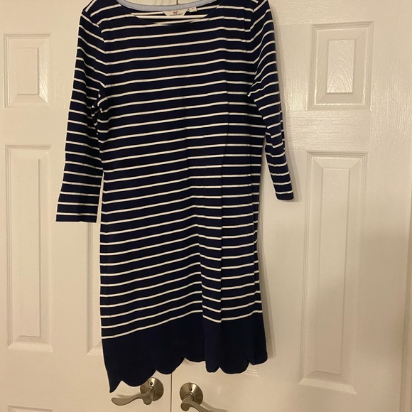 Vineyard Vines - Striped Scalloped Hem Dress - Navy and White - Size Medium - Picture 1 of 3
